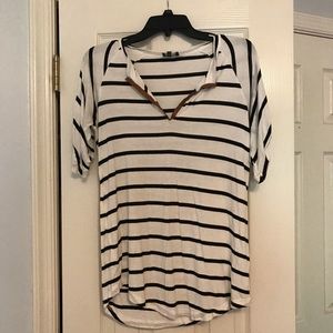 striped shirt sleeve shirt